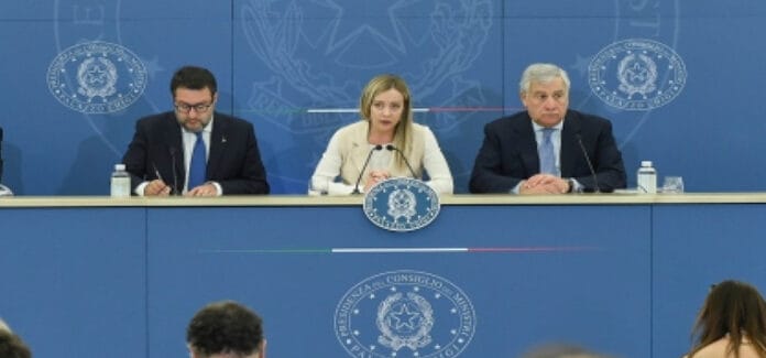conferenza stampa governo manovra 2024